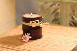 Vibrations Coaching: Are You Forgetting This? meaningful holidays candle